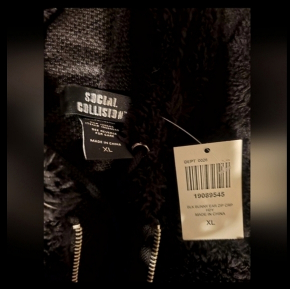 Hot Topic Fuzzy Gothic Bunny Hoodie Killstar Widow Sugar Thrillz Dollski… - Picture 2 of 3